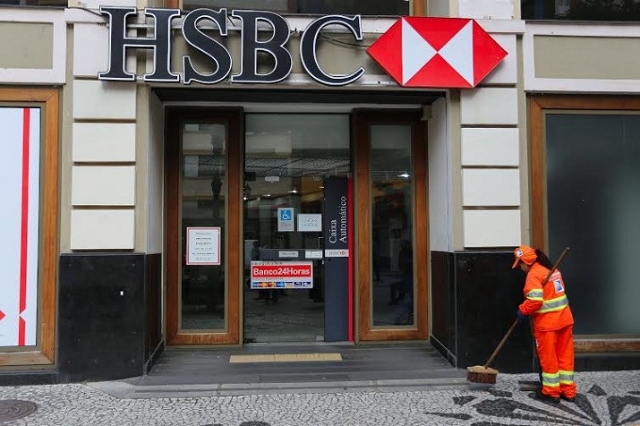 CURITIBA, PR - 22.05.2015: HSBC À VENDA NO BRASIL - Vista da fachada do Palácio Avenida - sede do HSBC no Brasil. O presidente do HSBC no Brasil, André Brandão, enviou nesta sexta-feira (22), um comunicado interno aos funcionários, por e-mail, que adimite a possibilidade de venda das operações no Brasil. O HSBC Holdings afirmou também nesta sexta-feira que estuda várias estratégias para sua operação no Brasil, inclusive a venda do negócio. (Foto: Rodolfo Buhrer / La Imagem / Fotoarena)