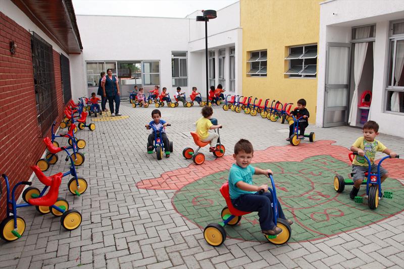 Cmeis oferecem espaços adequados para educação das crianças